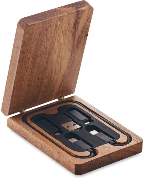 USB-kabelset met meerdere aansluitingen in een walnoten houten doosje