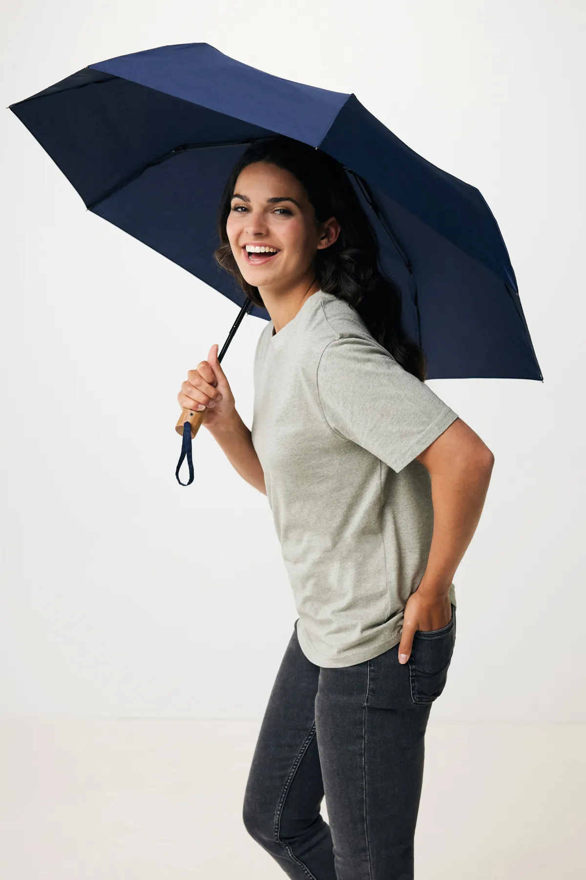 Stevige stormparaplu als zichtbaar merkitem voor events en relatiegeschenken